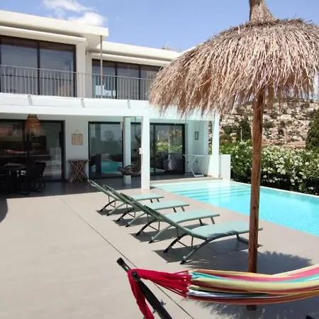 Villa Casa Santi - Luxury Home- For 8 Guests *